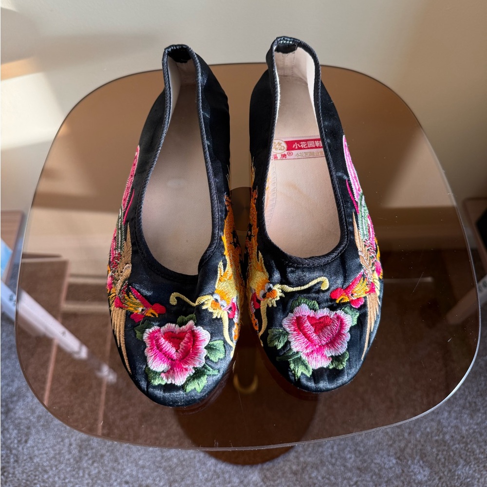 Embroidered Silk Slippers‎